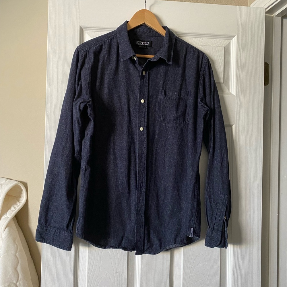 Ezekiel Men’s Long-Sleeve Button-Down Shirt — Navy